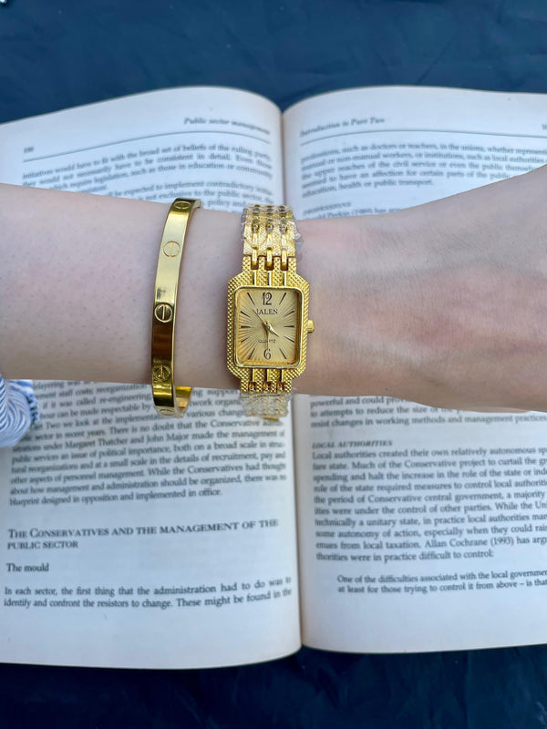 Women’s metal watch