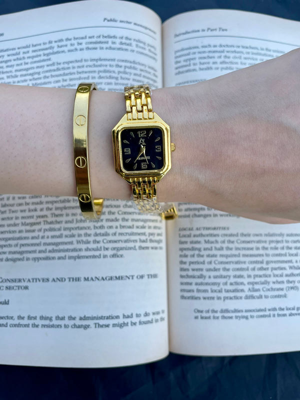 Women’s metal watch