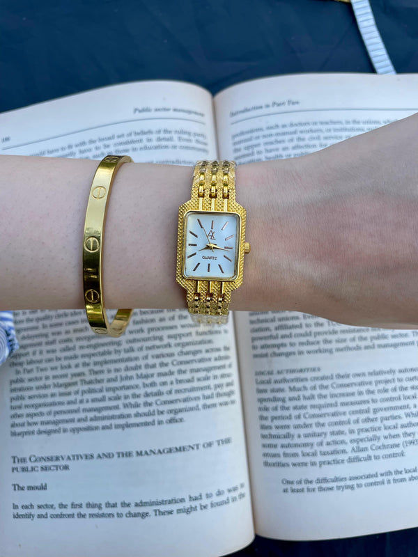 Women’s metal watch