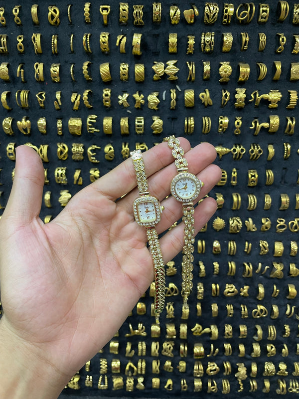 عرض ساعتين انسيال معدن